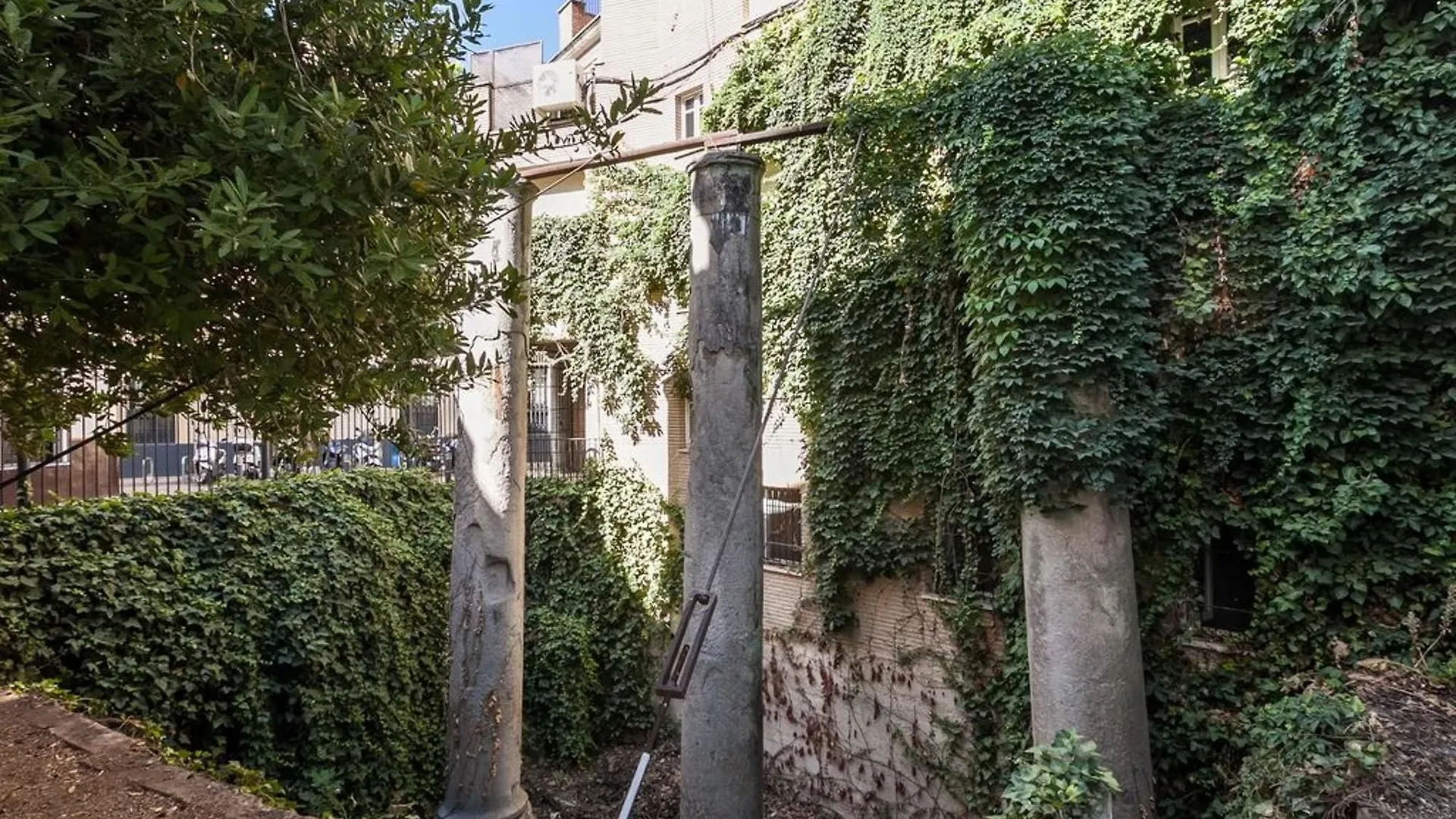 Apartment House With 2 Bedrooms In Sevilla, With Enclosed Garden And Wifi - 80 K
