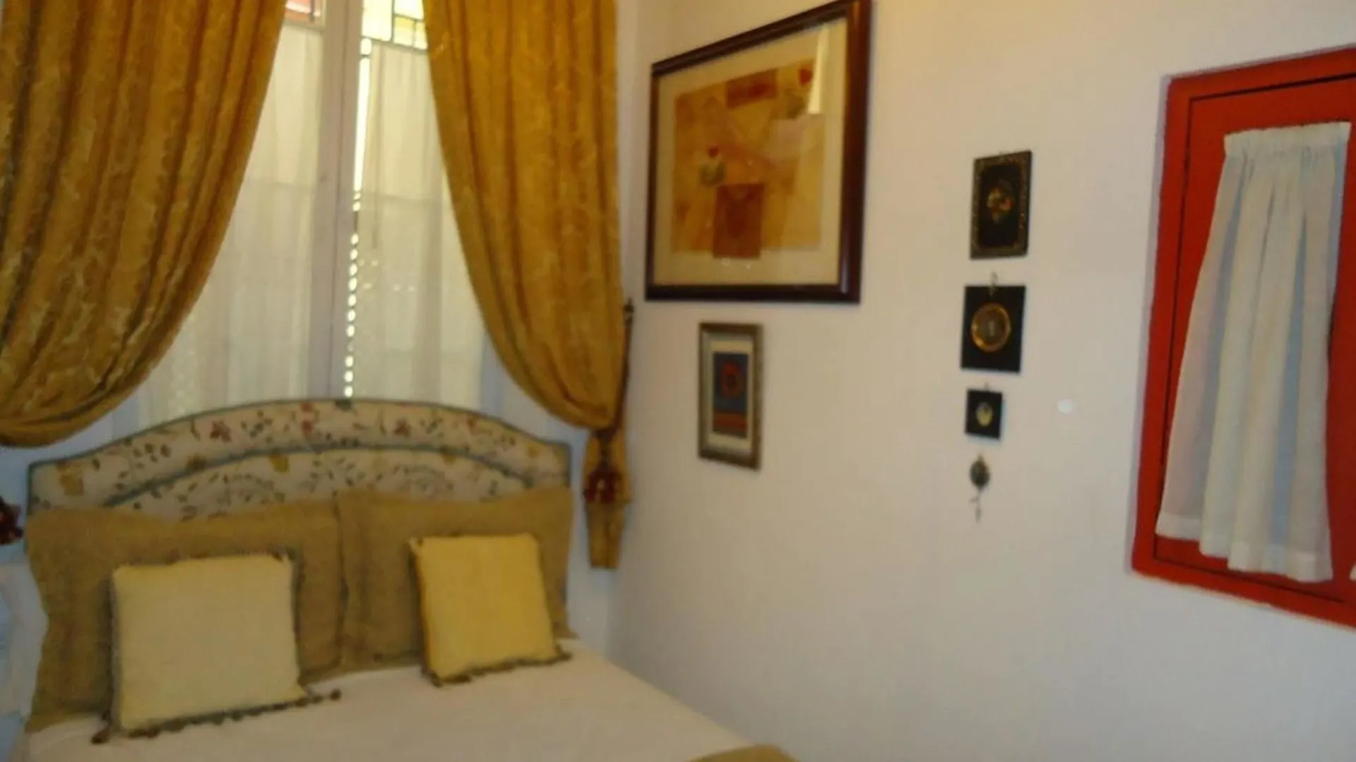 House With 2 Bedrooms In Sevilla, With Enclosed Garden And Wifi - 80 K Apartment Seville