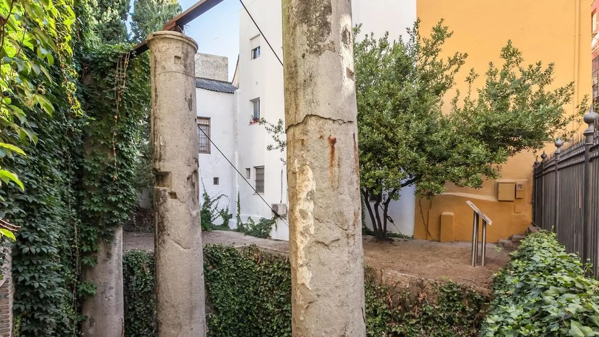 House With 2 Bedrooms In Sevilla, With Enclosed Garden And Wifi - 80 K